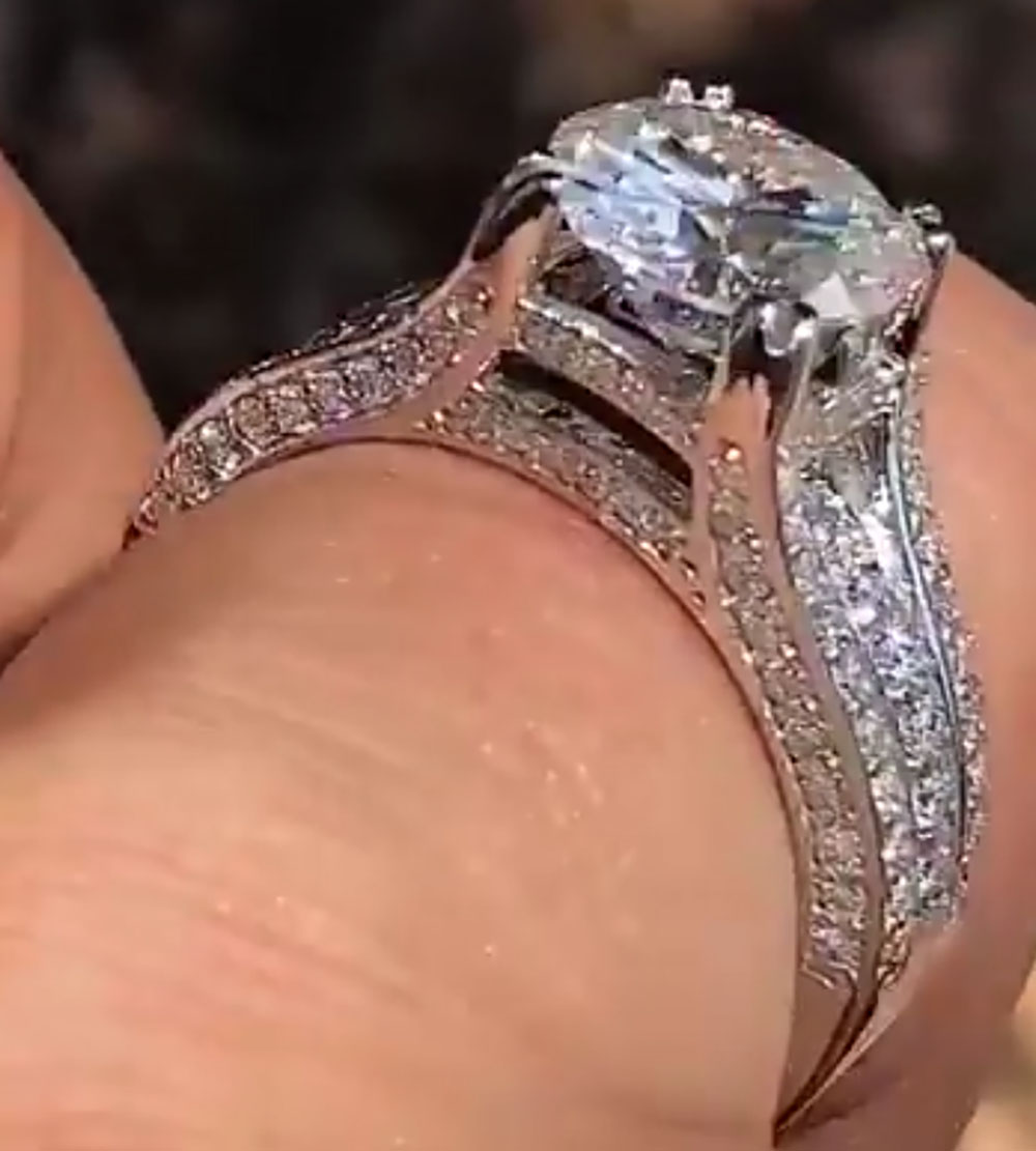 Moissanite Engagement Ring 1 Carat - Bague de fiançailles personnalisée en or