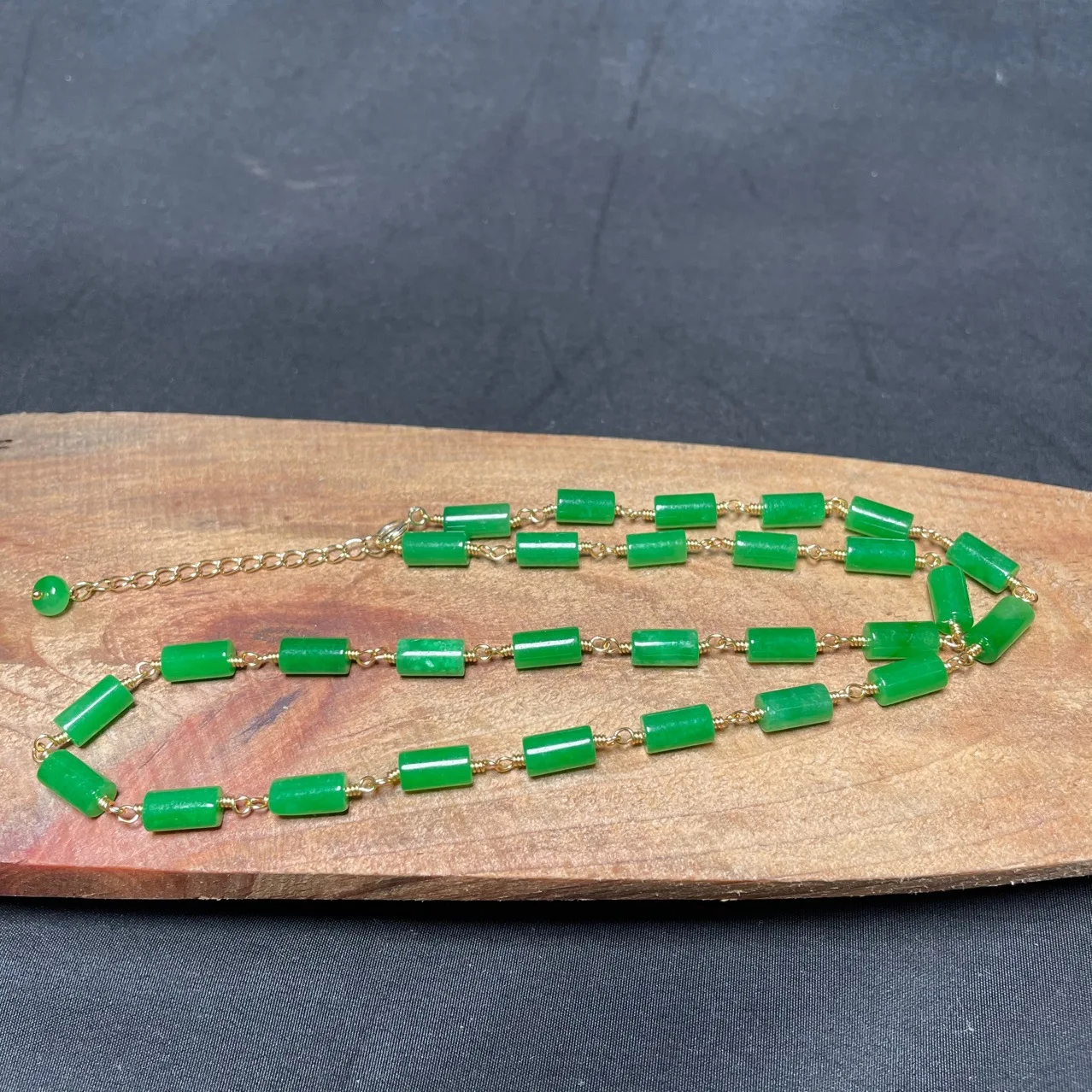 Necklaces - Collier de perles de Jade vert,