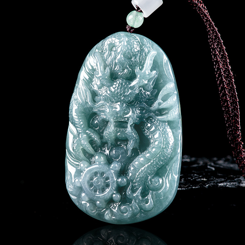 Necklaces - Collier pendentif dragon en jadéite birmane,
