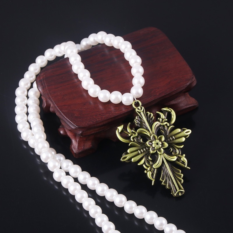 Anime Pendant Necklace - Collier Pendentif Cosplay Daniela Dimitrescu Resident