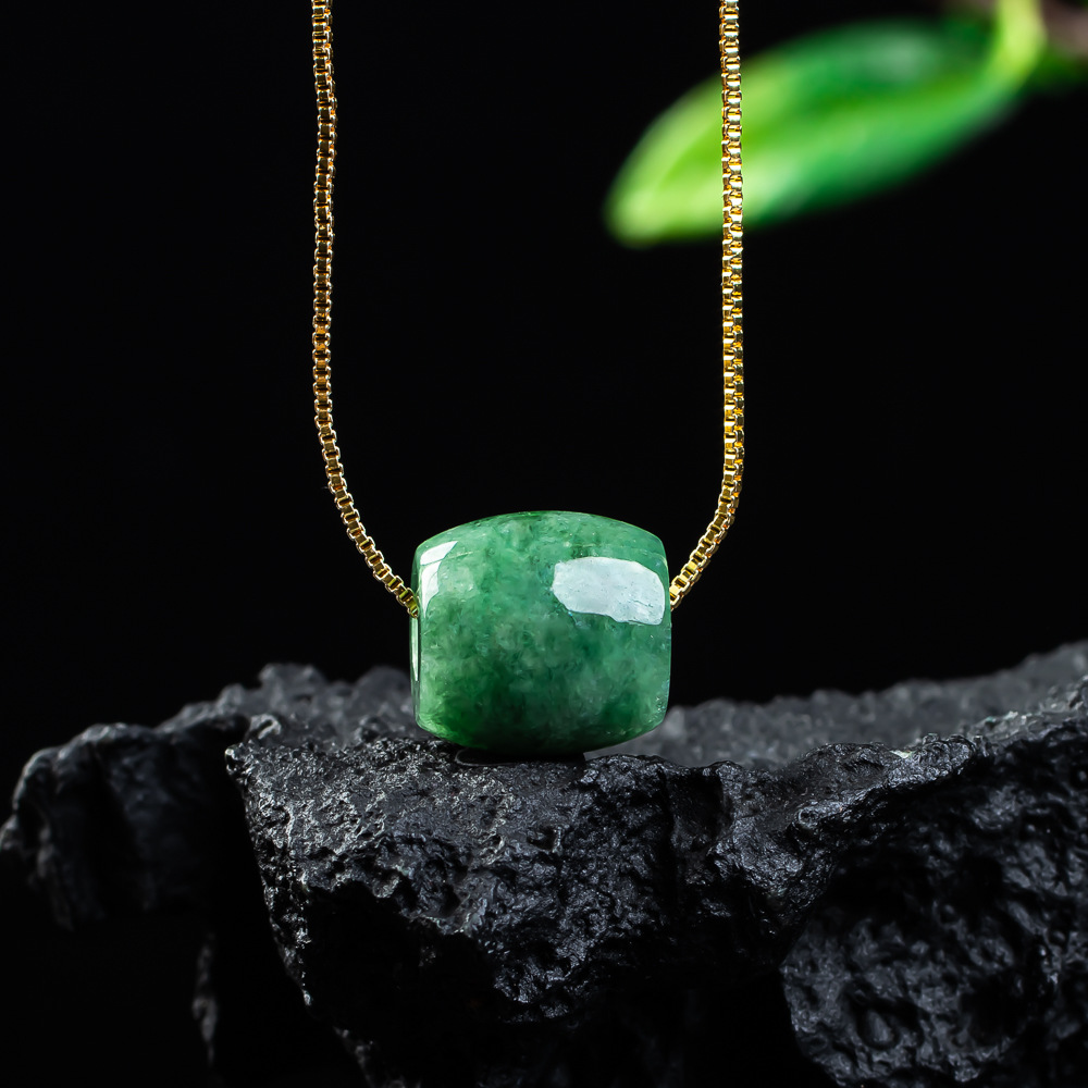 Necklaces - Pendentif en perles de Jade véritable