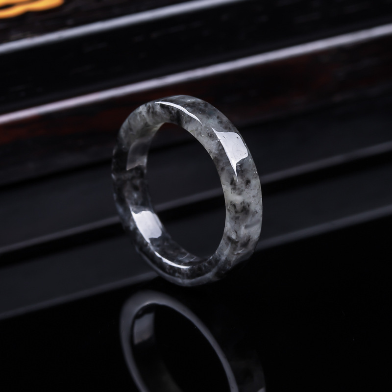 Rings - Bague en jadéite noire de Birmanie,