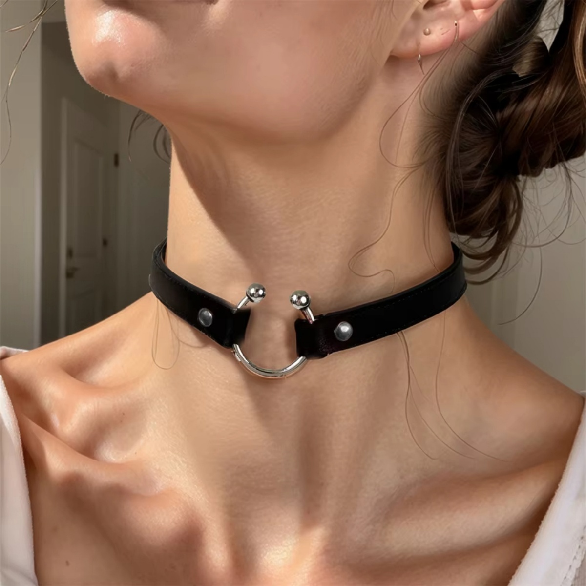 Collier ras du cou punk en cui - Goth Punk Spike Choker avis et prix