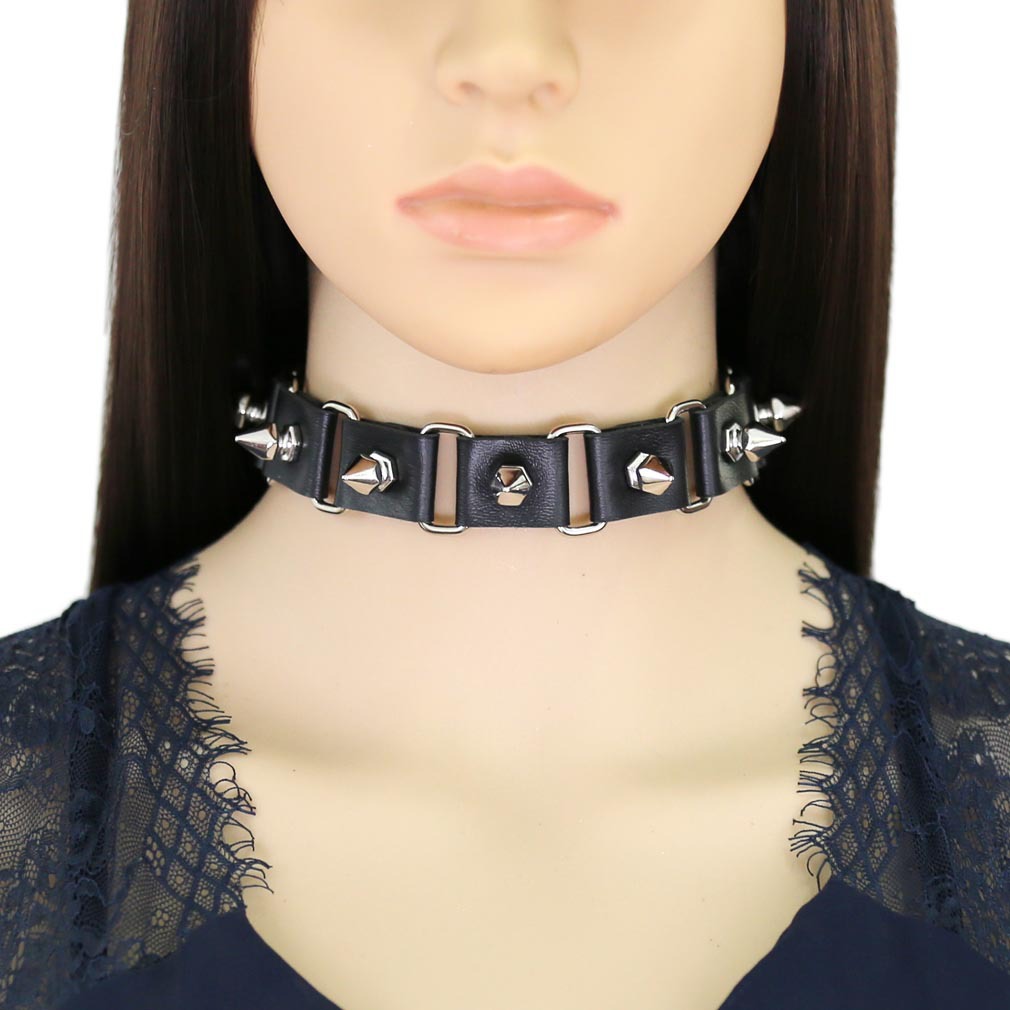 Collier en cuir noir ras du co - Goth Punk Spike Choker avis et prix