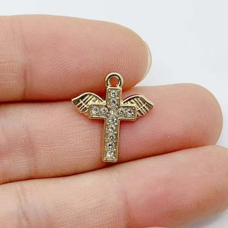 10 pendentifs croix en alliage - Cross Pendant Necklace Gold avis et prix