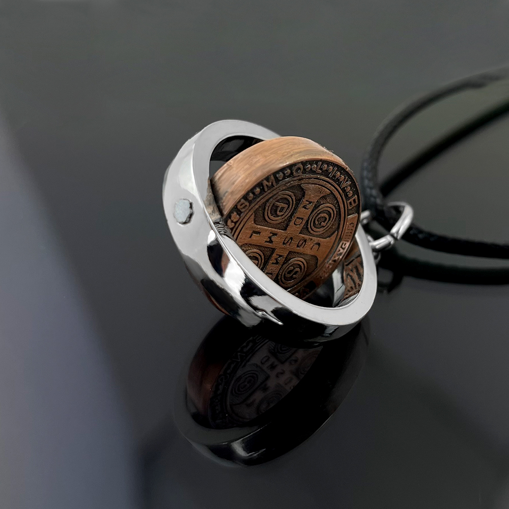 Nouveau collier médaille Saint - Necklaces avis et prix
