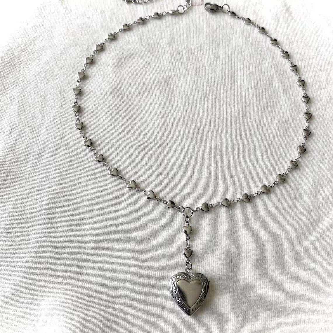 Collier chaîne chapelet Lariat - Heart Locket Necklace Photo avis et prix