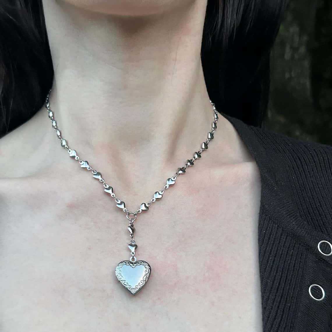 Collier chaîne chapelet Lariat - Heart Locket Necklace Photo avis et prix