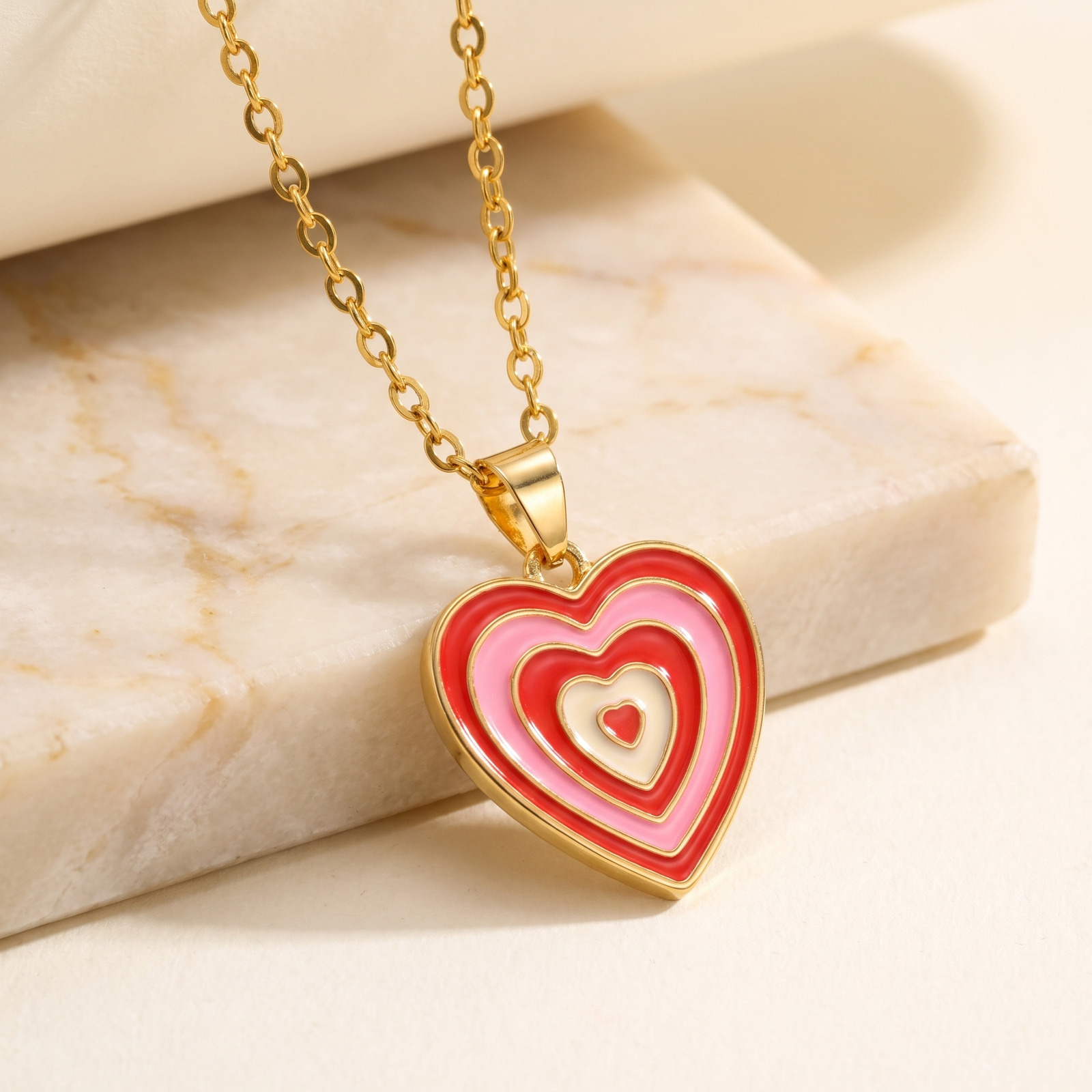 Collier pendentif cœur en émai - Layered Pendant Necklace Aesthetic avis et prix
