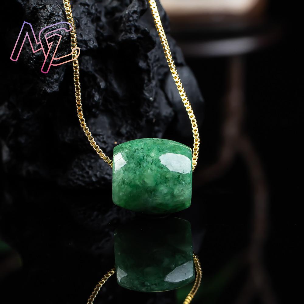 Pendentif en perles de Jade vé - Necklaces avis et prix